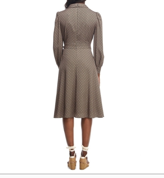 Gal Meets Glam Darcy Dress - Picture 4 of 16